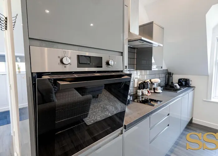 The Hideaway - 1 Minute From 02 Academy - Free Parking - 5 Minutes From The Beach - Fast Wi-Fi - Smart Tv