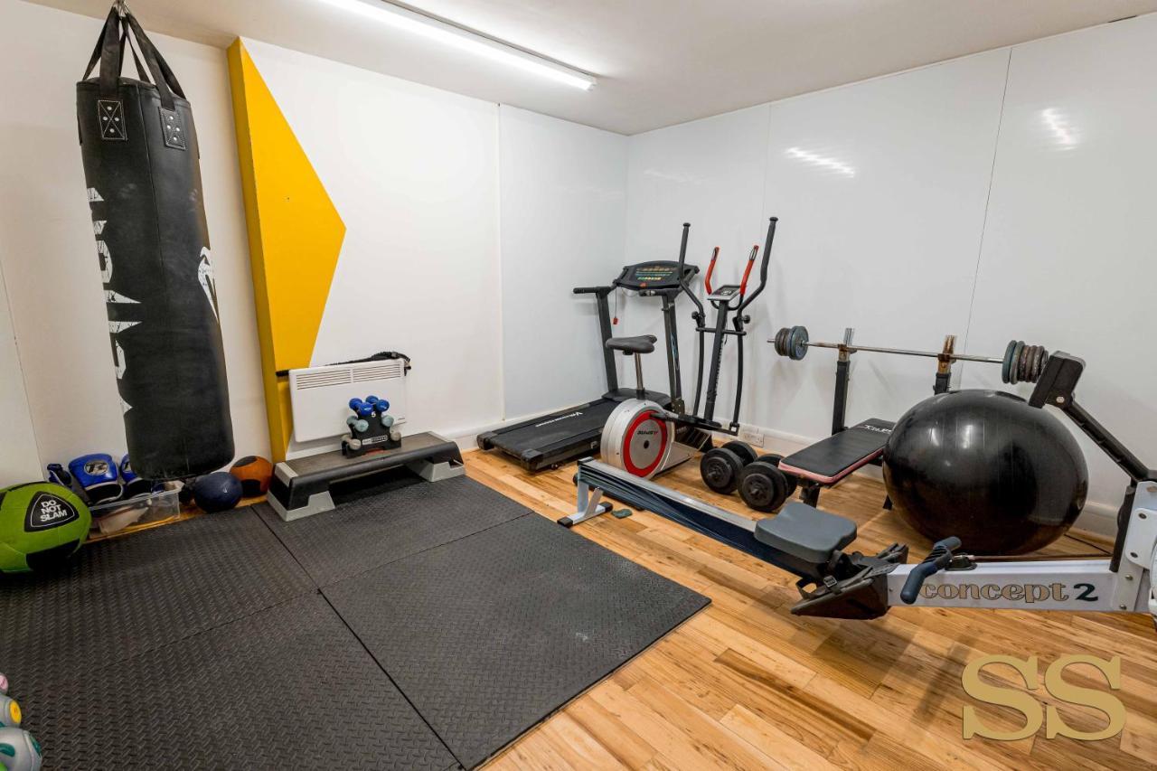 Apartment The Hideaway - 1 Minute From 02 Academy - Free Parking - 5 Minutes From The - Fast Wi-fi - Smart Tv Bournemouth