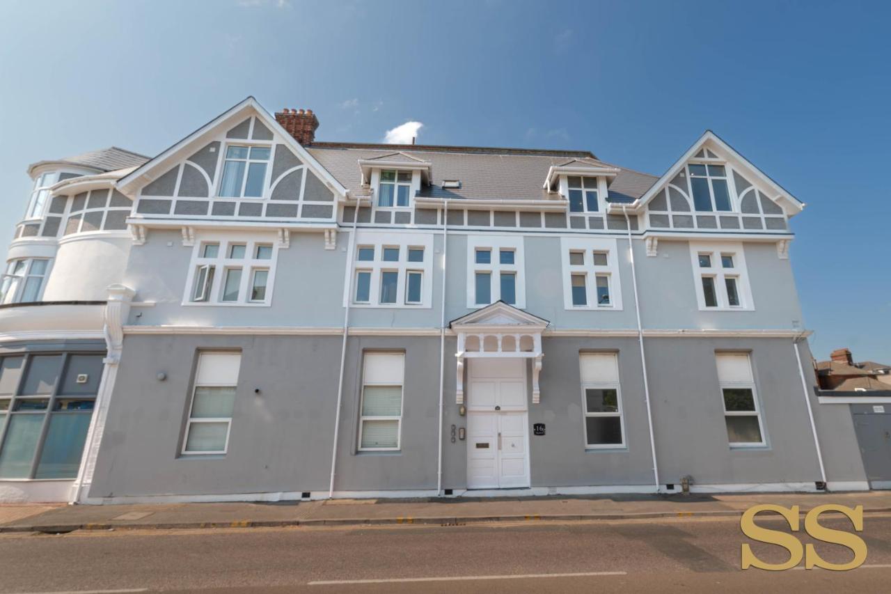 The Hideaway - 1 Minute From 02 Academy - Free Parking - 5 Minutes From The - Fast Wi-fi - Smart Tv Apartment Bournemouth